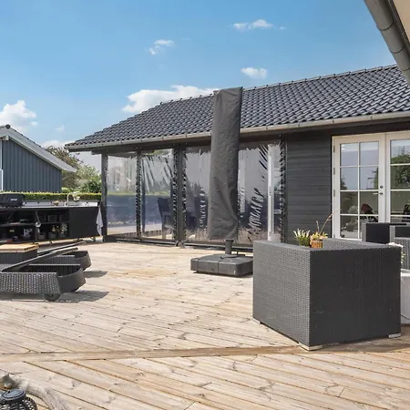 Beautiful In Juelsminde With Kitchen